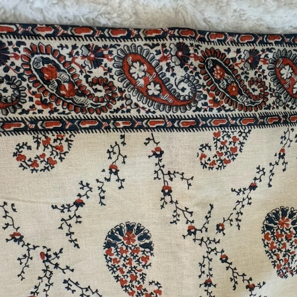 Pottery Barn Quinn Paisley Linen-Cotton Pillow Shams – 1 King & 1 Standard